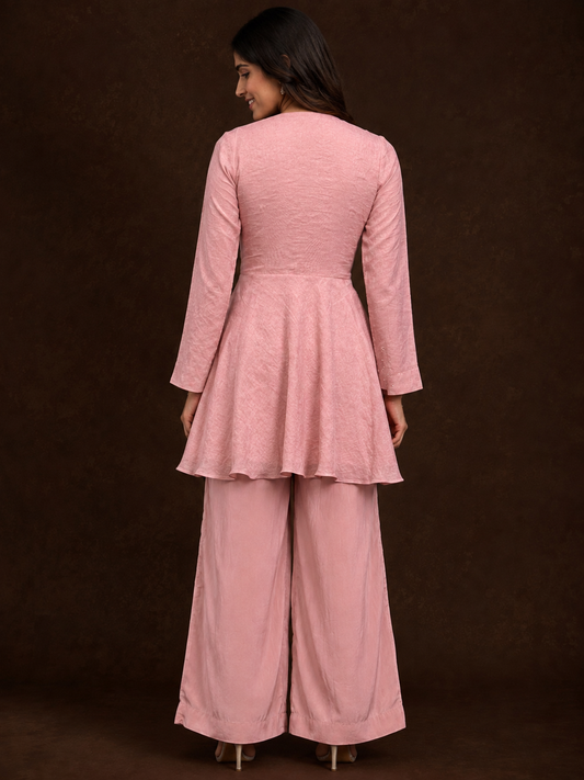 SHORT GATHERED TOP WITH STRAIGHT PANTS