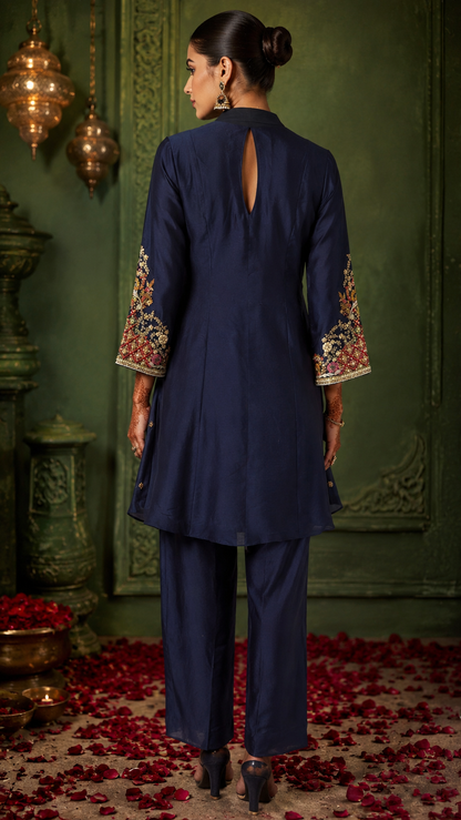 Embroidered suit with pant