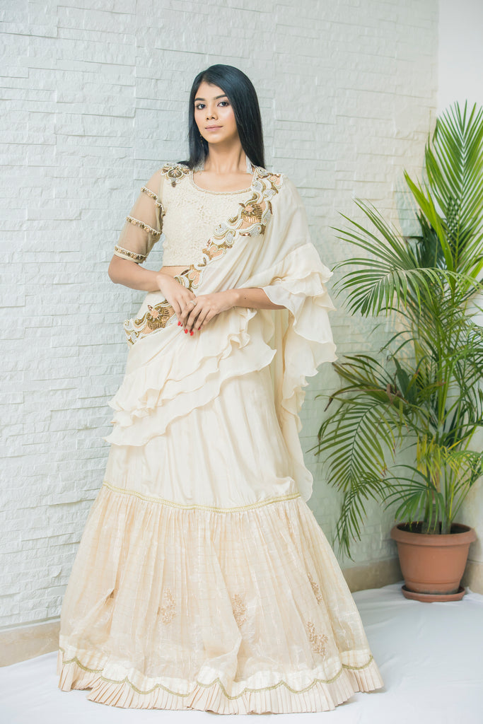 Off-white flared Saree With Short Pallu